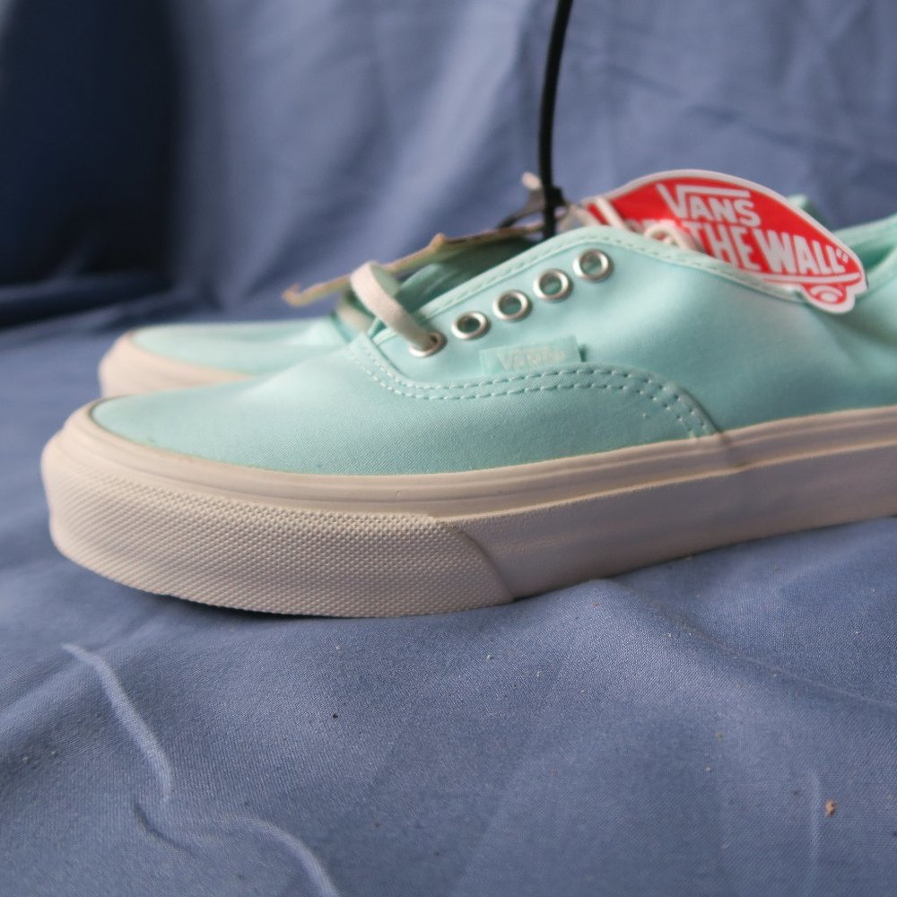 NWT Vans Authentic Slim Womens 5